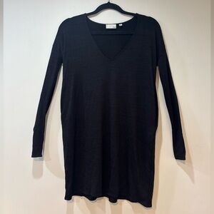 Wilfred Black V-Neck Top